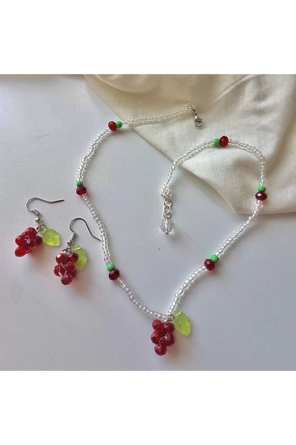 El Yapımı Üzümlü Kolye Küpe Seti